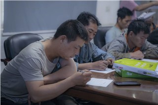 朝陽集團(tuán)開展行車和有限作業(yè)空間安全操作培訓(xùn)、道路交通安全培訓(xùn)